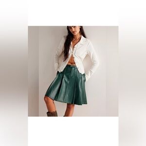 WE THE FREE BY FREE PEOPLE Vegan Leather Green Pleated Mini Skirt Women's Sz.10